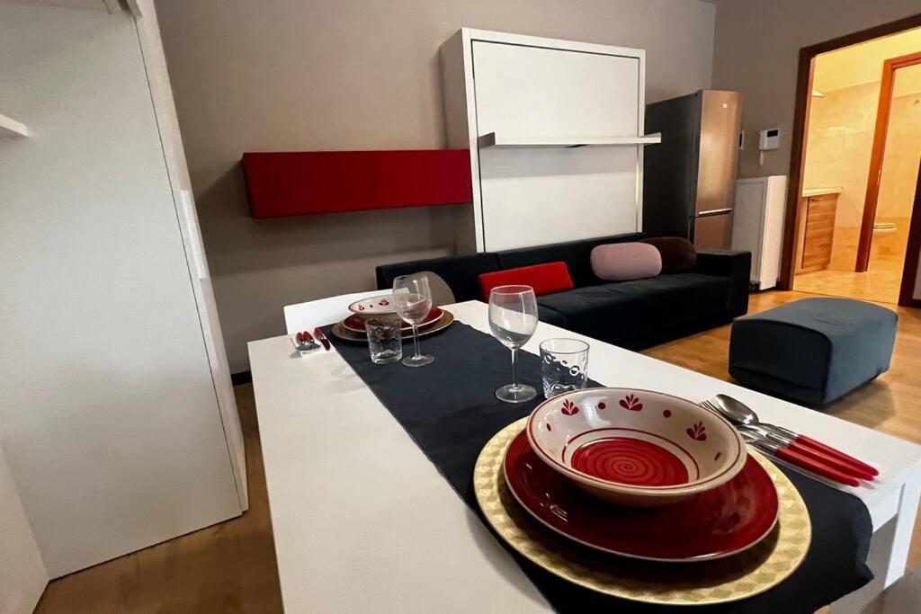 Ferienwohnung Urban House - Comfy Flat Navigli Milan Center Exterior foto
